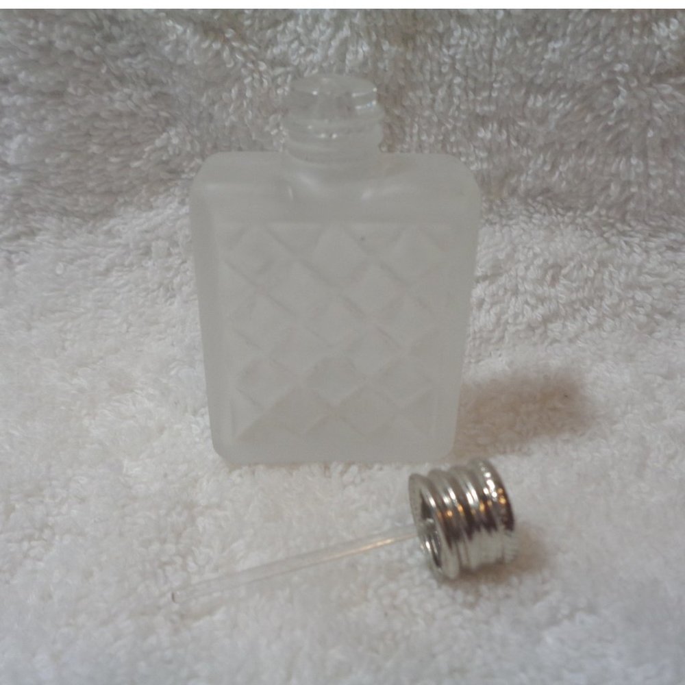 Frosted Colored Minni Chez Glass Bottle w-Dauber